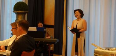 Sopranistin Chihiro Meier-Tejima trägt japanische Lieder vor