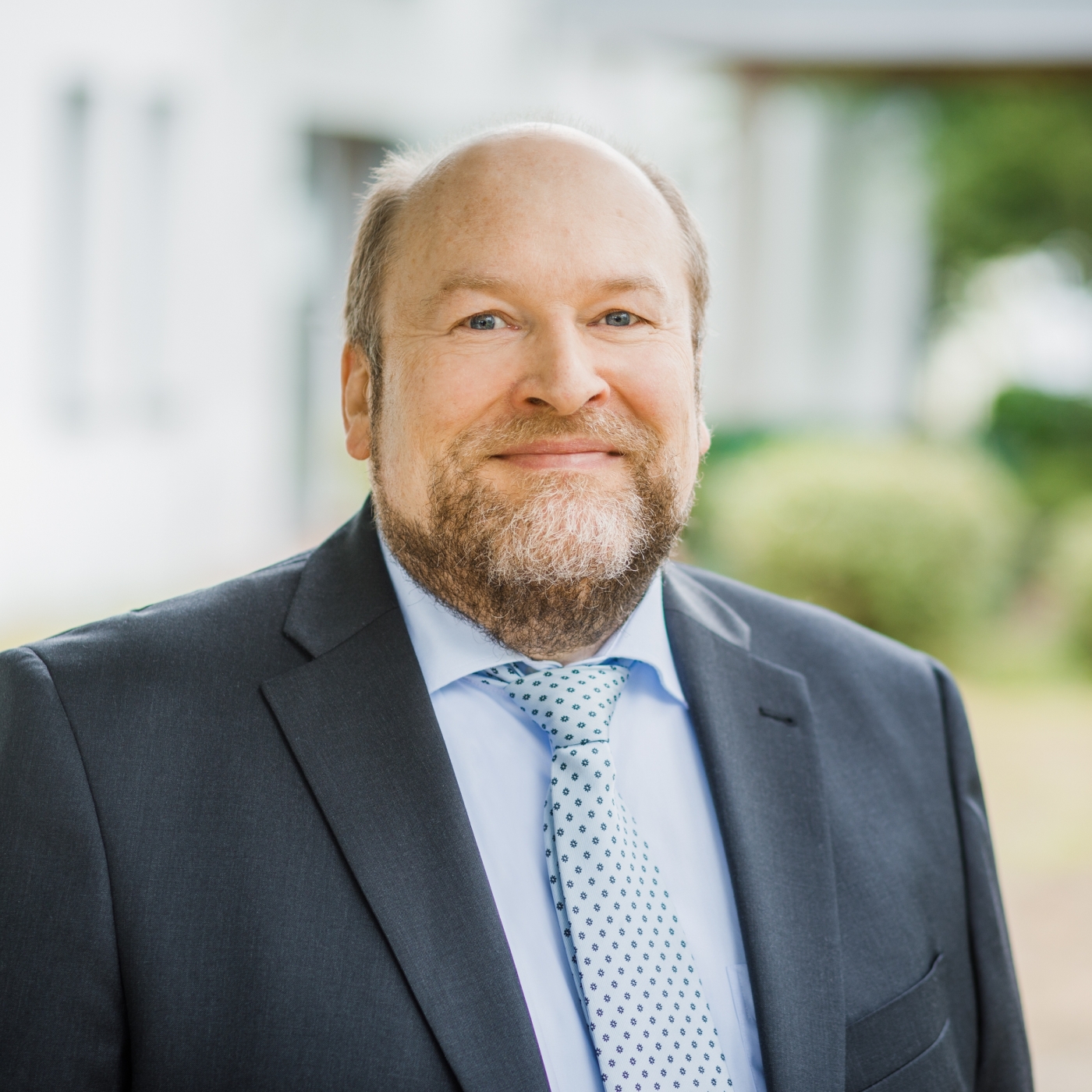Dr. Rolf Fobker